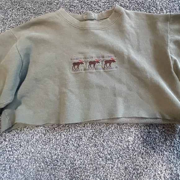 Thrifted Crewneck - Picture 1 of 2